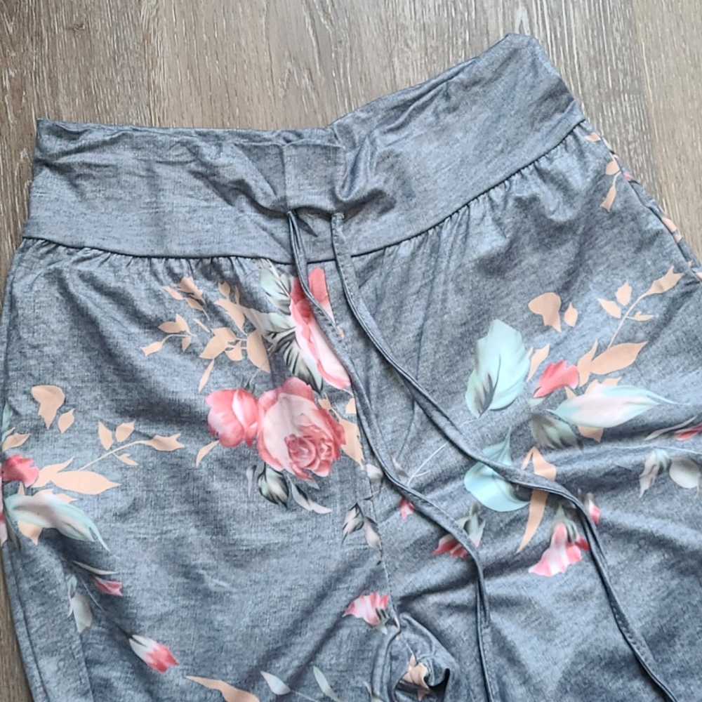 Wide Leg Floral Lounge Pants, 2 Pair size Small - Picture 4 of 6
